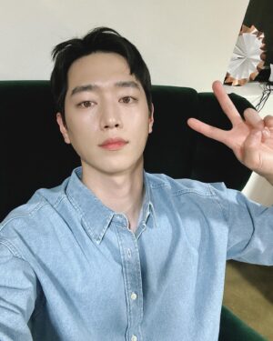 Seo Kang-joon Instagram - 🤙✌️