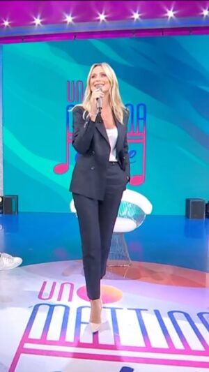 Serena Autieri Instagram - Senza Toto siamo un po’ più... Soli.

🎹 @enzocampagnolireal