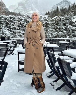 Serena Autieri Instagram - Snow time ❄️☃️

@moorer_official