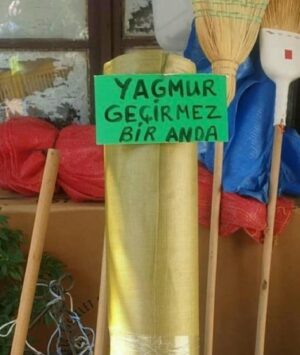 Serenay Aktaş Instagram - Kendi çapımda makyajla, hiç de fena değilim, fark edişiyle
s.a. - a.s. postudur.