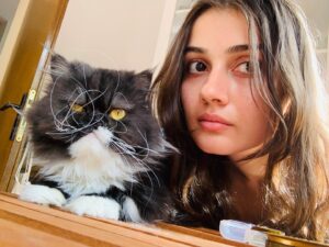 Sevda Erginci Instagram - Aslında mutlu da ağzı yamuk, anlaşılmıyo 🤷🏻‍♀️