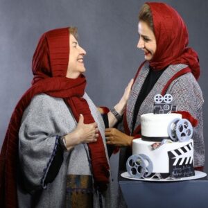 Shabnam Gholikhani Instagram - به نظرتون چه روزی روزه مادره؟ هر روز مگه نیست! 
یادت باشه:
کسی که گهواره‌ات را تکان داد؛

می‌تواند با دعایش دنیایت راهم تکان بدهد؛

مراقب گران‌بهاترین الماس زندگی‌ات باش

که برای خوشبختی‌ات محتاج دعای خیرش هستی!
#روزمادرمبارک #روززن #شبنم_قلی_خانی 

#shabnamgholikhani #mother
@amirrezarayati1 📸