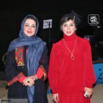 Shabnam Gholikhani Instagram - چه افتخاري بالاتر از اينكه در اين شبهاي "ترانه هاي شرقي" ميزبان دو عزيز فرهيخته بوديم ، جناب علي زند وكيلي خواننده خوب كشورمان و سركار خانم دكتر سوگل مشايخي كه شنيدن صحبتهاي گُهر بارشان هميشه براي من همچون كلاس درسي است كه بيشتر بياموزم🙏🏼 @alizandevakili @dr.sogolmashayekhi @roohallah_baleshabadi 📸 #شبنم_قلی_خانی #تئاتر #تئاتربازها #ترانه_هاي_شرقي #علي_زندوكيلي #سوگل_مشایخی