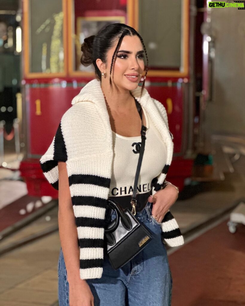 Shahad Al Khattab Instagram - Lets take a stroll? 🖤