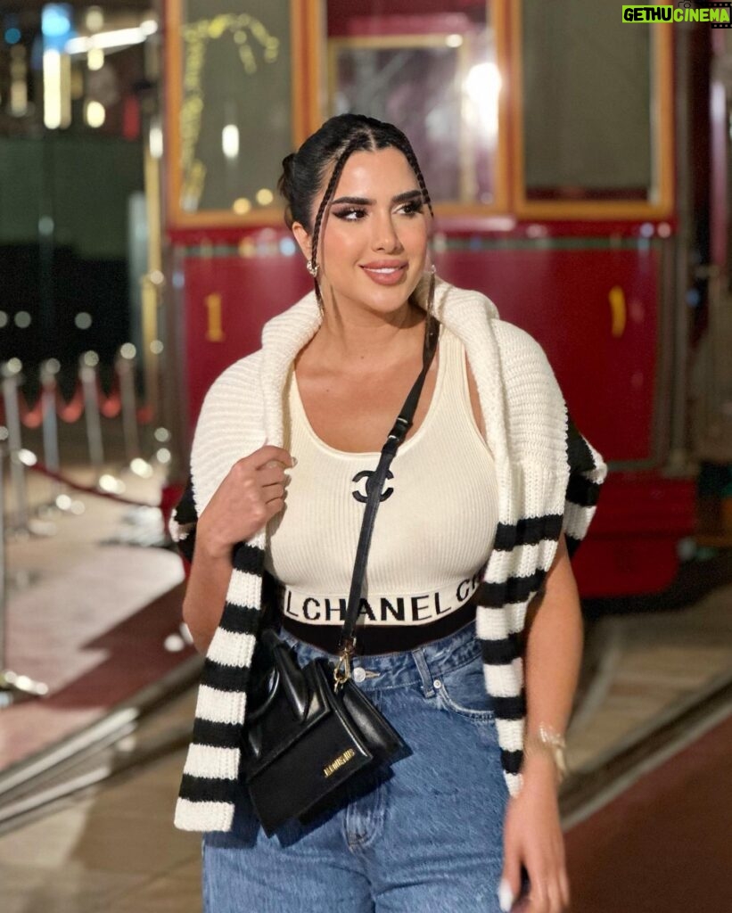 Shahad Al Khattab Instagram - Lets take a stroll? 🖤