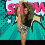 Shaila Gatta Instagram - Ho trovato un modo per non fare tardi agli appuntamenti 😂 Sfidateci anche voi con la challenge dI @snapofficial_ ❗️ Lo “SHAILA SHOW” vi aspetta per una nuova sfida lunedì prossimo alle 20:50 su canale 21 🤪 #shailagatta #shailashow #challenge