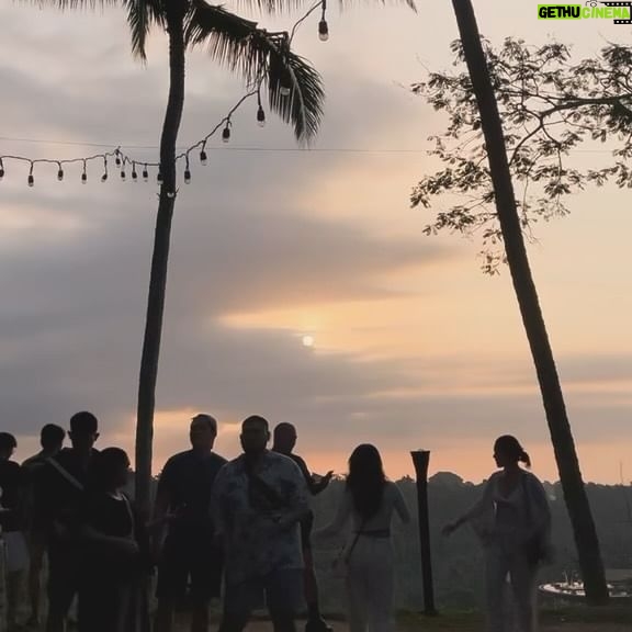 Shaina Magdayao Instagram - Fave place to worship Mr. Sun in Ubud with my faves 🤍☀️ @thesayan_house #UBUD #BALI #inaweasitRisesandSets @sgmtravelstheworld