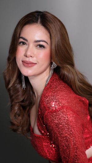 Shaina Magdayao Instagram - Merry @asapofficial Christmas from @shaina_magdayao!

Ending 2023 with ultra-fresh makeup and voluminous hair, as a singer. 😉

Thank you for another wonderful year, @shaina_magdayao! We love you so much.

Makeup by @jigsmayuga
Hair by @iammjrone 
Styled by @styledbyabbypaulino 

Thank you @edith.farinas and @yanie_camante!

#MakeupByJigsMayuga
