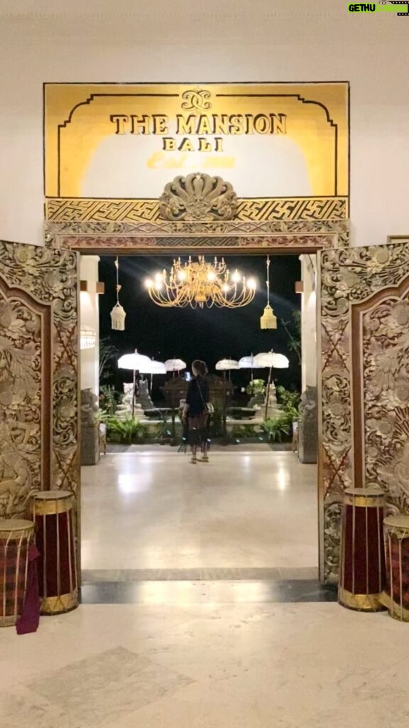 Shaina Magdayao Instagram - Our first night in Ubud was spent in Plumeria for our welcome dinner, The Mansion’s Royal Rijstaffel Dinner, which was a unique experience in and of itself! 🤍 It was previously only served to Kings and Royalties with servers dressed in traditional Balinese attire and through some kind of ritual/parade with beautiful performances by Balinese dancers in between 🤩 Perfeeect for some of the family who were visiting Bali for the first time 🥂 Nasi Goreng everyday! 🤍 Woooot! Yes, #asaTourGuide and #dancer ako 🤭 #MagdayaoFamily @sgmtravelstheworld • • • • • @plumeriabali @themansionbali @sgmtravelstheworld. 🫶🏻✈️🥂