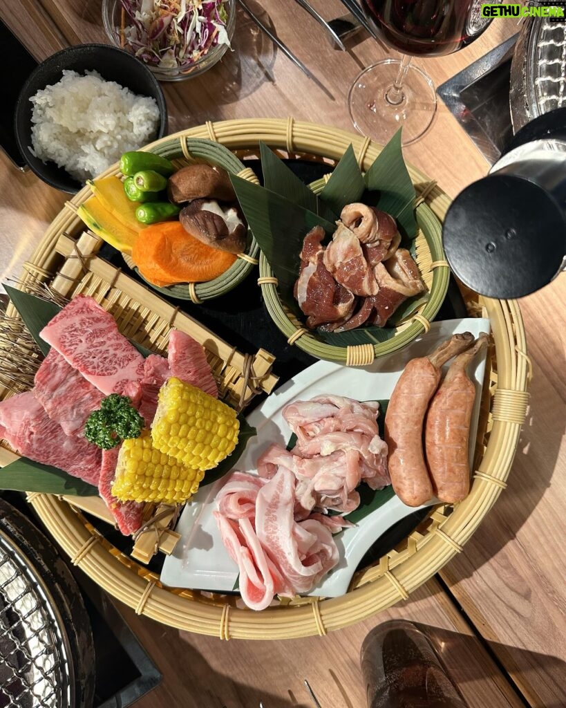 Shaira Diaz Instagram - Last night, for our final dinner in Kiroro, we indulged in yakiniku at Kaen. The premium beef baskets and crabs were so delicious, especially the Wagyu beef—it practically melted in our mouths! 🤤 Experiencing this culinary delight in Japan was truly delightful. A huge thank you to Papa @bruno_courbet for arranging it! ❤️ Then, we relaxed at the bar with a few drinks and enjoyed the Trivia night organized by the Club Med staff. It was a charming evening spent with wonderful people indeed. ✨ @clubmedkiroro @clubmed