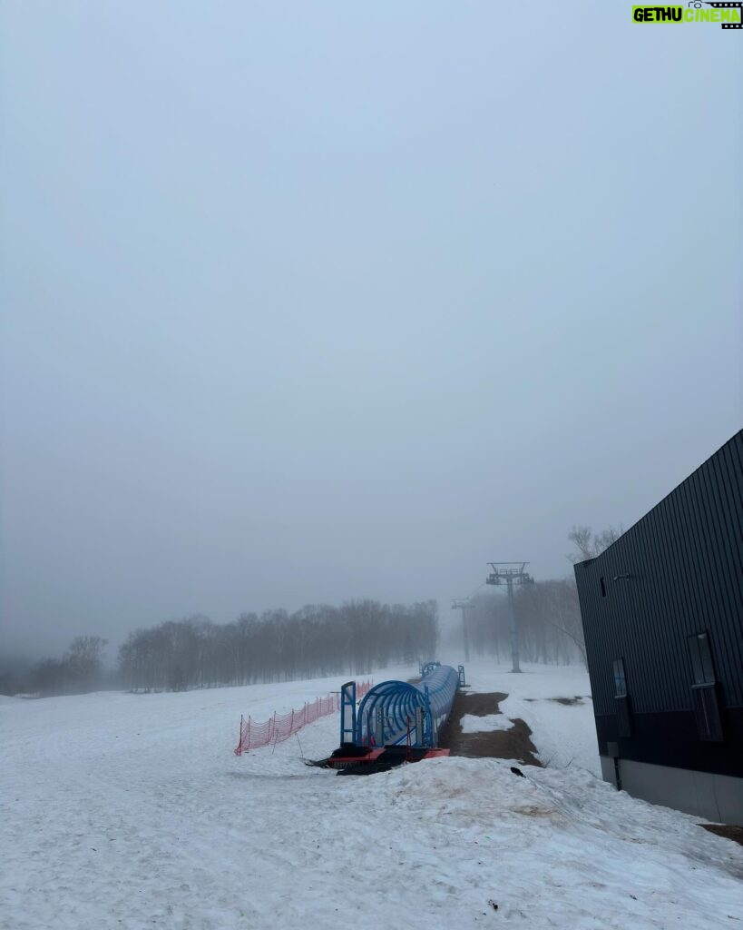 Shaira Diaz Instagram - Man down! Man down! 😂❄️⛷️🎿