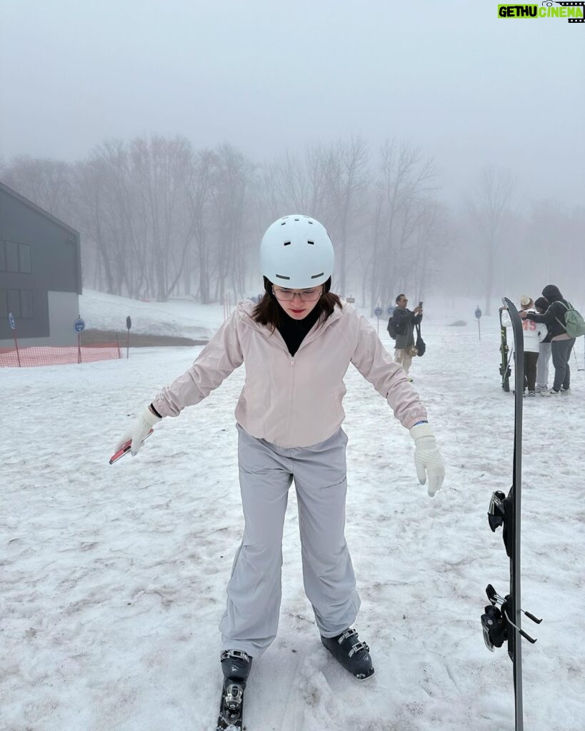 Shaira Diaz Instagram - Carving memories into the mountainside! ⛷️❄️🥶 @clubmedkiroro @clubmed #clubmed #clubmedkiroro #hokkaido #japan