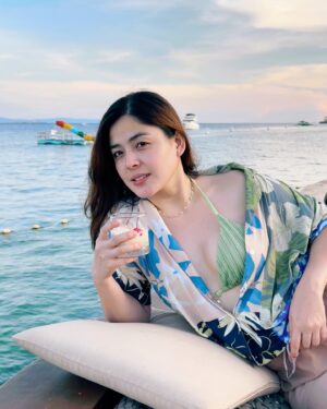 Shaira Diaz Instagram - Sa islang pantropiko 🌊🌴 @jparkislandresort