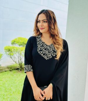 Shalani Tharaka Instagram - 𝓣𝓱𝓮 𝓶𝓸𝓼𝓽 𝓫𝓮𝓪𝓾𝓽𝓲𝓯𝓾𝓵 𝓽𝓱𝓲𝓷𝓰 𝓪 𝔀𝓸𝓶𝓪𝓷 𝓬𝓪𝓷 𝔀𝓮𝓪𝓻 𝓲𝓼 𝓬𝓸𝓷𝓯𝓲𝓭𝓮𝓷𝓬𝓮 🤍

HMUA - Me