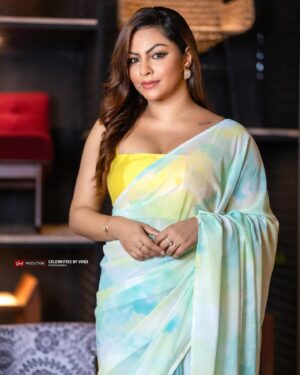 Shalani Tharaka Instagram - HMUA - @shimmerbydanushka 
SAREE - @bollywoodboutique.lk 
Saree jacket - @nayomawijesinghe 
Photography - H k indunil of Vind Production
Watch My recent interview with Kelum Wijesooriya 💛

https://youtu.be/qfbEZkQXAbE?si=Bwkkc_mgi_G2VAag