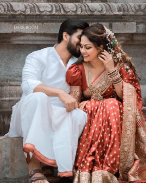 Shalani Tharaka Instagram - Just me & my Manaivi 😘

Our South Indian look 
HMUA | @salonliyo @shimmerbydanushka 
Outfit | @groomsartsl @zeel_sarees 
Photography | @dark_room_official
