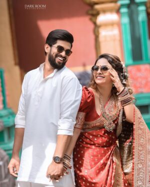 Shalani Tharaka Instagram - Just me & my Manaivi 😘

Our South Indian look 
HMUA | @salonliyo @shimmerbydanushka 
Outfit | @groomsartsl @zeel_sarees 
Photography | @dark_room_official