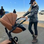 Shanik Aspe Instagram - Mi mamá siempre me dice : Shanik cuídate, porque te vas a necesitar ! En este viaje en especial sus palabras hicieron eco en mi . Hoy que tengo a mi esposo y a mis dos hijos se que no solo yo me voy a necesitar sana , ellos también me necesitan bien para podernos disfrutar al máximo . Todos los días podemos hacer algo bueno por nosotros mismos . Tomar probióticos ( @floratilmx me encanta porque son probióticos de origen natural que me ayudan a mantener el equilibrio de mi organismo ) hacer ejercicio con más frecuencia ( por lo menos 3 veces a la semana ) , comer saludable , tomar agua y hacernos un check up de manera periódica son pequeños detalles que sin duda hacen la diferencia. Cómo le dije a Carlotta mientras jugábamos en estas vacaciones ; la vida es como está nieve , si la disfrutas o no de cualquier forma se va a derretir , tú eliges ❤️ pero vale la pena aprovechar hasta el último copo de Nieve ❄️