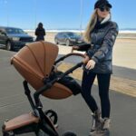 Shanik Aspe Instagram - Mi mamá siempre me dice : Shanik cuídate, porque te vas a necesitar ! En este viaje en especial sus palabras hicieron eco en mi . Hoy que tengo a mi esposo y a mis dos hijos se que no solo yo me voy a necesitar sana , ellos también me necesitan bien para podernos disfrutar al máximo . Todos los días podemos hacer algo bueno por nosotros mismos . Tomar probióticos ( @floratilmx me encanta porque son probióticos de origen natural que me ayudan a mantener el equilibrio de mi organismo ) hacer ejercicio con más frecuencia ( por lo menos 3 veces a la semana ) , comer saludable , tomar agua y hacernos un check up de manera periódica son pequeños detalles que sin duda hacen la diferencia. Cómo le dije a Carlotta mientras jugábamos en estas vacaciones ; la vida es como está nieve , si la disfrutas o no de cualquier forma se va a derretir , tú eliges ❤️ pero vale la pena aprovechar hasta el último copo de Nieve ❄️