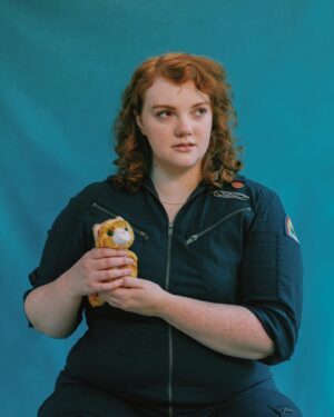 Shannon Purser Instagram - This is Ripley, last survivor of the Nostromo, signing off. 👽

Happy Halloween!!

📸 : @savanaogburn