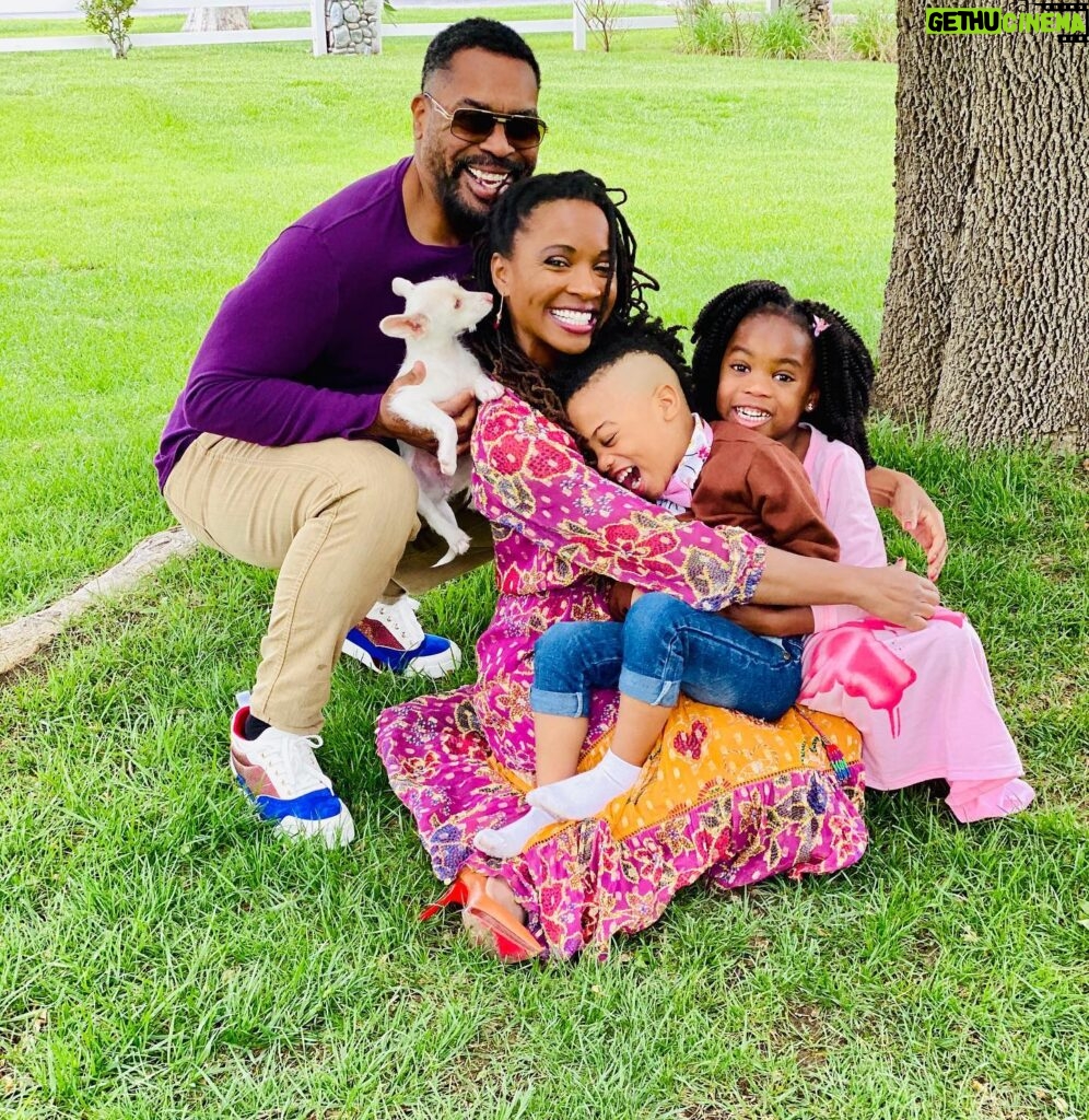 Shanola Hampton Instagram - Sending HUGE HUGS to your family from ours!! Happy, happy Easter!!