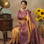 Sharanya Turadi Instagram – Aren’t we all living a vintage dream?

Journey through time where the past meets the future with Mokshaa’s Retro Futurism marvel! 

This beautiful rust gold saree, embellished with a peacock border, paired effortlessly with a chic maroon blouse, invites you to explore a fusion of vintage charm and futuristic style. 

DM to place your orders and check out the link in our bio for more ! 

#saree #indiansaree #ethnicwear #womensaree #mokshaa #sharanyaturadi #sharanyaturadi_official  #sharanya #fashion #fashionmodel