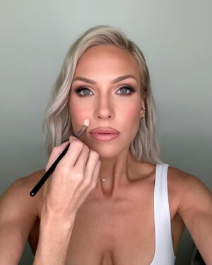 Sharna Burgess Thumbnail - 23.5K Likes - Most Liked Instagram Photos