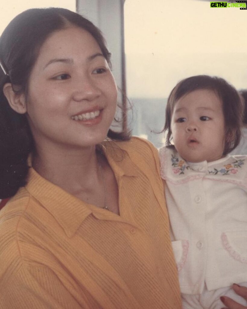 Sharon Chan Man-Chi Instagram - 至我最愛的媽媽 親愛的媽媽... 您是我生命中最重要的人 您一生不辭勞苦照顧我和弟弟 還有您最錫的孫仔子樂 您對家庭無私的愛和奉獻 照亮了我們的生命 您是一位偉大的母親 感謝您把我帶到這個世界 感謝您成為我的母親 這是您給我最寶貴的禮物 我會永遠記住您的教導 傳承您的美德 成為更好的人 媽咪我愛您♥️ 2023年妳不幸患上急性血癌 我們同妳並肩作戰 走過死亡幽谷 陪妳在醫院打仗 妳有無比的意志力和正能量 妳是一位戰士Super Woman 結果妳打贏這場仗 在這一年，妳康復得好好 我要爭取時間去愛妳 帶妳去吃最好的 很感恩我們一家人 可以一齊去泰國旅行 我知道這也是妳的心願 我都會盡力幫妳完成 2024年1月25日晚上 我拖著妳的手 在至親的陪伴下離開了我們 很平安地踏上了 通往天家的旅程 在這個艱難的時刻 我是無比的傷痛 媽媽...我怎能失去您 我的手指在發抖 我很害怕這一刻 沒有妳的日子 我不知道能怎樣過 妳陪伴着我結婚生仔 陪伴着子樂長大 見證我每一個時刻和成長階段 照亮我的人生 您知道我有多愛您嗎 媽媽 我知道你已經在天父的懷抱裏 已經沒有疾病和苦痛 我知道你在天上 會常常看顧着我們 昨天我跟妳約定 如果我想同妳傾偈的時候 我就會望着天空跟妳說 妳記得記得要回應我 我還有千言萬語想跟妳說 又或者我們在夢中見 我們會想念您 懷念您的好 我知道妳最擔心我的身體 我應承妳會好好照顧自己和家庭 妳不用擔心和掛心 我們將來一定會重聚 在這裏 我要感謝親人好友 在這個艱難的時刻 對媽媽無微不至的照顧和愛 我代表媽媽感謝你們🙏💕 媽媽有你們真的很幸福 我也很感謝仁安醫院的醫療團隊 對媽媽悉心溫柔的照料 感謝媽媽的主診醫生 潘逸陞醫生和陳敏航醫生 從去年至今年 你們跟我們一齊打仗 一齊渡過高高低低 你們給我和家人的心靈支持 給媽媽的愛和心靈安慰 是無比的重要 媽媽.. 我永遠愛您♥️ 您永遠留在我們心中 感謝您，給予我生命中最美好的禮物 願您在天堂中得到永恆的平安和喜樂 摯愛您的女兒 敏芝