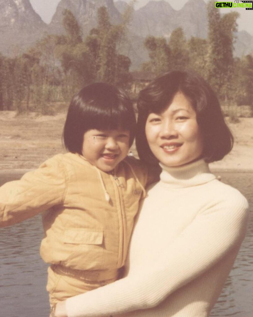 Sharon Chan Man-Chi Instagram - 至我最愛的媽媽 親愛的媽媽... 您是我生命中最重要的人 您一生不辭勞苦照顧我和弟弟 還有您最錫的孫仔子樂 您對家庭無私的愛和奉獻 照亮了我們的生命 您是一位偉大的母親 感謝您把我帶到這個世界 感謝您成為我的母親 這是您給我最寶貴的禮物 我會永遠記住您的教導 傳承您的美德 成為更好的人 媽咪我愛您♥️ 2023年妳不幸患上急性血癌 我們同妳並肩作戰 走過死亡幽谷 陪妳在醫院打仗 妳有無比的意志力和正能量 妳是一位戰士Super Woman 結果妳打贏這場仗 在這一年，妳康復得好好 我要爭取時間去愛妳 帶妳去吃最好的 很感恩我們一家人 可以一齊去泰國旅行 我知道這也是妳的心願 我都會盡力幫妳完成 2024年1月25日晚上 我拖著妳的手 在至親的陪伴下離開了我們 很平安地踏上了 通往天家的旅程 在這個艱難的時刻 我是無比的傷痛 媽媽...我怎能失去您 我的手指在發抖 我很害怕這一刻 沒有妳的日子 我不知道能怎樣過 妳陪伴着我結婚生仔 陪伴着子樂長大 見證我每一個時刻和成長階段 照亮我的人生 您知道我有多愛您嗎 媽媽 我知道你已經在天父的懷抱裏 已經沒有疾病和苦痛 我知道你在天上 會常常看顧着我們 昨天我跟妳約定 如果我想同妳傾偈的時候 我就會望着天空跟妳說 妳記得記得要回應我 我還有千言萬語想跟妳說 又或者我們在夢中見 我們會想念您 懷念您的好 我知道妳最擔心我的身體 我應承妳會好好照顧自己和家庭 妳不用擔心和掛心 我們將來一定會重聚 在這裏 我要感謝親人好友 在這個艱難的時刻 對媽媽無微不至的照顧和愛 我代表媽媽感謝你們🙏💕 媽媽有你們真的很幸福 我也很感謝仁安醫院的醫療團隊 對媽媽悉心溫柔的照料 感謝媽媽的主診醫生 潘逸陞醫生和陳敏航醫生 從去年至今年 你們跟我們一齊打仗 一齊渡過高高低低 你們給我和家人的心靈支持 給媽媽的愛和心靈安慰 是無比的重要 媽媽.. 我永遠愛您♥️ 您永遠留在我們心中 感謝您，給予我生命中最美好的禮物 願您在天堂中得到永恆的平安和喜樂 摯愛您的女兒 敏芝