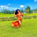 Sharon Ooja Instagram - The weather in Hawaii was in agreement with my beauty❤️🌟 what a season for me …❤️ Outfit @tularoo__ Jewellery @bozjewelry Shades @bozdiamonds
