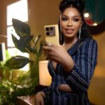 Sharon Ooja Instagram - What makes Winning better? When you are winning with your team of friends!!!!!!! The joy iv had knowing me and my circle are infinixing together !!! It’s till infinity 😬😬😬😬😬 do you know that you can transfer your music from your other phones to your infinix phone 🥰 just sign in with your id and all your playlists will appear !!! Guess what else I love ? You can use both infinix air buds or the regular headphones!!! I love my infinix phone 😍🥹🥹 @infinixnigeria