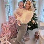 Shaughna Phillips Instagram - My Christmas dolly chops 🩷