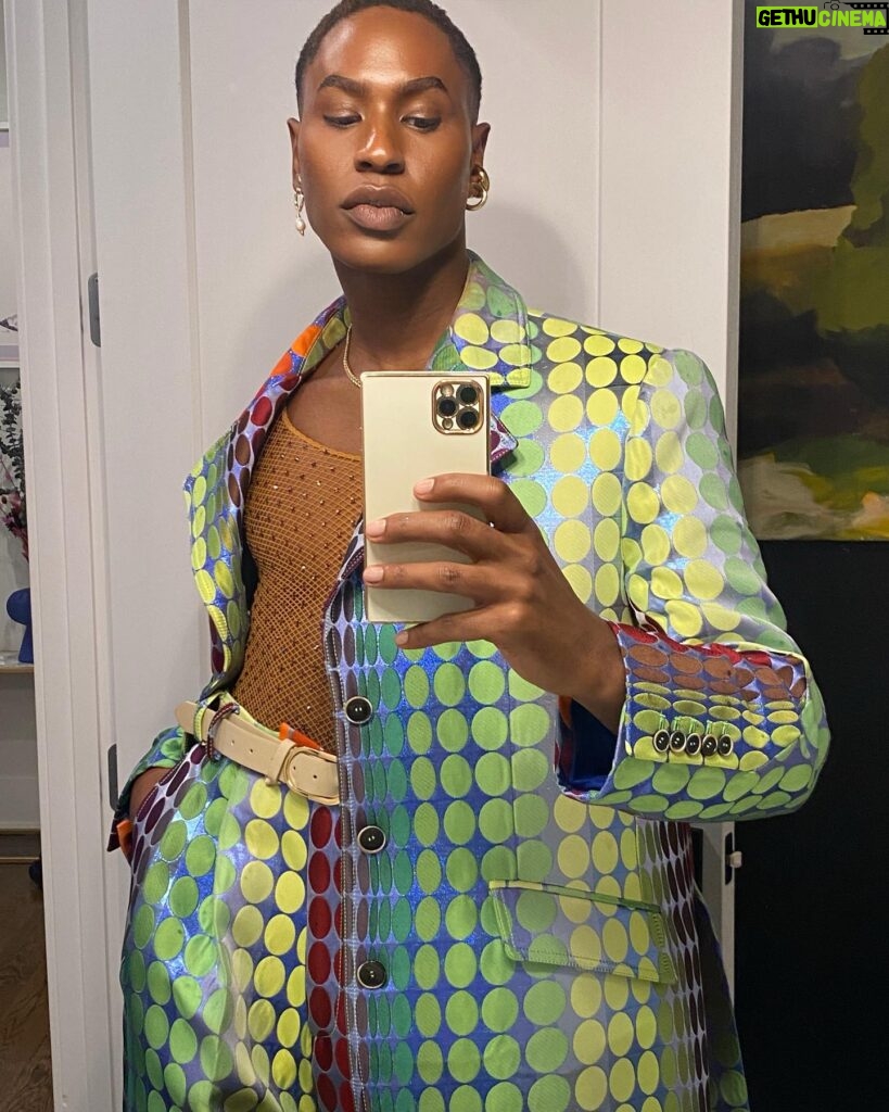 Shea Couleé Instagram - Yesterday we celebrated or friends @jeffrey.mcinnes & @will_tople’s wedding. So you know I had to bust out the rainbow gradient dot @christopherjohnrogers suit…🌈