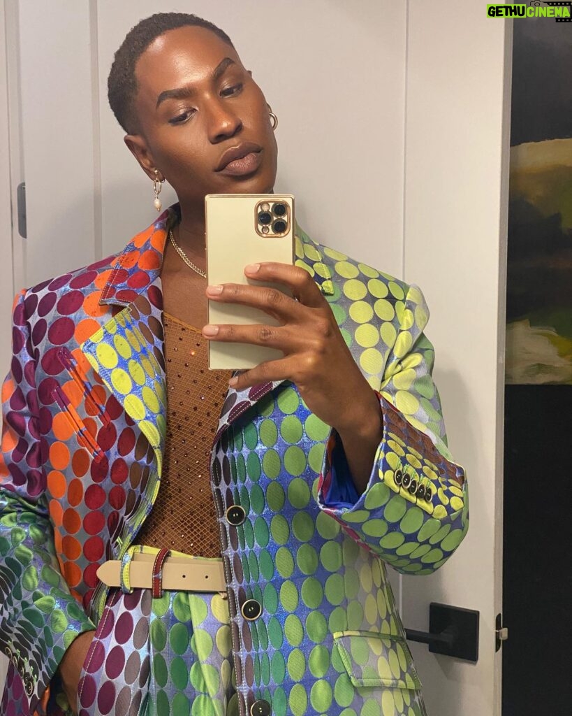 Shea Couleé Instagram - Yesterday we celebrated or friends @jeffrey.mcinnes & @will_tople’s wedding. So you know I had to bust out the rainbow gradient dot @christopherjohnrogers suit…🌈