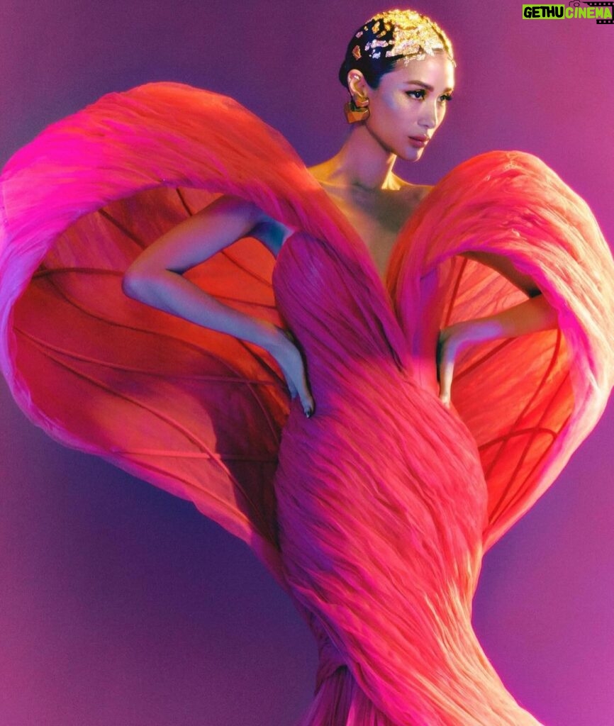 Shea Couleé Instagram - Happy Valentines Day! Which is a perfect day to remind you all that we are kicking off The Love Ball in just over a week! This show has been nothing short of a labor of LOVE. This incredible cast and team have been working tirelessly to curate an incredibly unique experience for the fans! TRUST me when I say you WON’T want to miss this! New York City is SOLD OUT. However, there are tickets still available for Chicago and Atlanta! If you are in town and available, please support my small black owned business and a cast full of incredible black talent during this years Black History Month. 💋💖💋 Tickets available at sheacoulee.com Artwork by @adamjohannessons