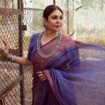 Shefali Shah Instagram - 💙💜 Saree @anavila_m Jewellery @silverstreakstore Photography @nupuragarwal__ Stylist @radhikamehra Make up @pallavisymons Hair @sandhyabellarae Assisted by @styleby_foram Assisted by @imraj_gupta