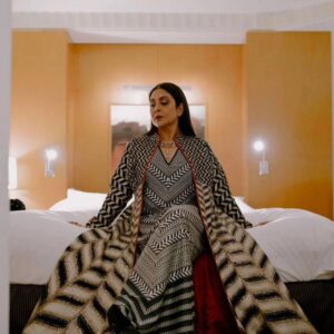 Shefali Shah Instagram - The Opening Gala

@iemmys @netflix_in #DelhiCrimeSeason2 

Hair: @mikelstyled
Make up: @redjessmakeup
Photographer: @krimesh crossover_studios
Stylist: @radhikamehra
Assisted by: @styleby_foram
Outfit by - @jjvalaya @amigoscommunications
Jewellery by - @shriparamanijewels
