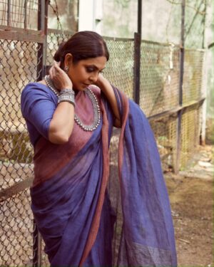 Shefali Shah Instagram - 💙💜

Saree @anavila_m
Jewellery @silverstreakstore
Photography @nupuragarwal__
Stylist @radhikamehra
Make up @pallavisymons
Hair @sandhyabellarae
Assisted by @styleby_foram
Assisted by @imraj_gupta