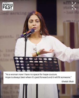 Shefali Shah Instagram - “I know I have stretch marks, but we’ll then so does the sky” ❤️

“As a Woman, I Know…” By Shefali Shah is a fire performance 🔥 
LINK IN BIO 🌻
.
.
.
#shefalishah #women #womanhood #kommune #spokenfest2024 #spokenfest