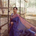 Shefali Shah Instagram - 💙💜 Saree @anavila_m Jewellery @silverstreakstore Photography @nupuragarwal__ Stylist @radhikamehra Make up @pallavisymons Hair @sandhyabellarae Assisted by @styleby_foram Assisted by @imraj_gupta