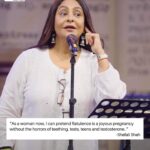 Shefali Shah Instagram - “I know I have stretch marks, but we’ll then so does the sky” ❤️ “As a Woman, I Know…” By Shefali Shah is a fire performance 🔥 LINK IN BIO 🌻 . . . #shefalishah #women #womanhood #kommune #spokenfest2024 #spokenfest