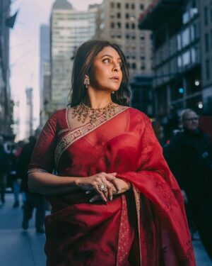 Shefali Shah Instagram - ♥️♥️♥️
@iemmys
Photography @swapniljunjare
Outfit @toraniofficial
Styling @radhikamehra
Styling assistant @nandini_sinngh  @styleby_foram
Jewels @shriparamanijewels
HMU @redjessmakeup  
Hair @mikelstyled