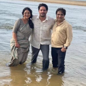 Shefali Shah Instagram - I have to take you to the UDGAM of ‘THREE OF US’ the very beginning. 

During the lock down was a zoom call, with a very soft spoken, tentative and absolutely unassuming @avinasharundhaware (whose work I admired tremendously.) It was very simple, He narrated to me a one line and I said yes. Bas! One of the many things Avinash and me agreed on was this isn’t a sad story of loss. It’s a happy story of discovery. 

Then Joining us was an unimaginable, absolutely unexpected casting genius by Avinash. @jaideepahlawat as Pradeep and @swanandkirkire as Dipankar. I was thrilled, but also intrigued waiting to see how all three of us slid into their world.
And with me was my family, @pallavisymons @sandhyabellarae @imraj_gupta laughing, cracking jokes, us cooking together, food, stories, memories and moments. Sometimes of madness and sometimes of absolute tranquility.
 
I remember the first day of shoot, we had a very early morning call time. Moon’s night shift had still not ended, and the sun was still fast asleep, Driving to the location anxiety ridden I messaged Avinash…
“You know what you are doing na? Coz I don’t.” 
And he replied “I don’t know either.” 
(In retrospect he more than well knew what he was doing, I mean look at what he has created.) 

While I was absolutely and blissfully lost and honestly that was the only way of finding Shailaja. 
We never trespassed the world of “THREE OF US”. But we  created some memories of our own. Finally all merging one into another. Not knowing now what is more real.
#ThreeOfUs