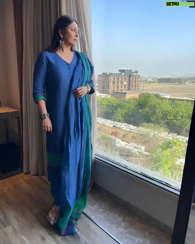 Shefali Shah Instagram - A wonderful afternoon spent with the very hospitable, helpful and like minded women of @abhyudayclub1 in Indore. Outfit: @anavila_m PR Agency: @elevate_promotions