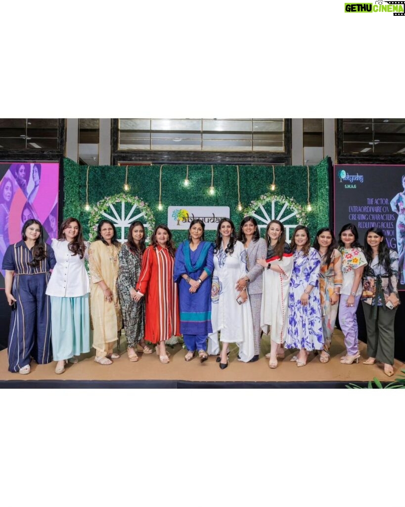 Shefali Shah Instagram - A wonderful afternoon spent with the very hospitable, helpful and like minded women of @abhyudayclub1 in Indore. Outfit: @anavila_m PR Agency: @elevate_promotions