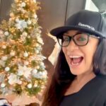 Sheila E. Instagram - It’s March, is it still Christmas? 🎄 New single drops March 8 Bemba Colora, featuring Gloria Estefan and Mimy Succar streaming on all platforms link in bio @gloriaestefan @mimysuccar @celiacruz @iacheveres @tonysuccar #Christmas #ChristmasTree #ChristmasPresents #NewMusic #BembaColora #SheilaE #SheilaEdrummer #QueenOfPercussion #Legacy #escovedo