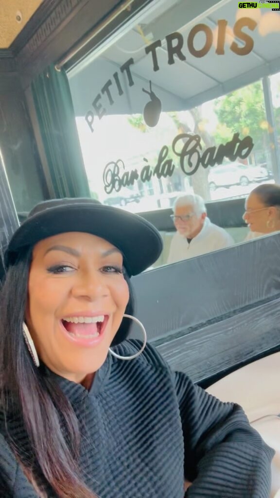 Sheila E. Instagram - Hangin with my best friends Moms and pops. Happy Mother’s Day mommy #HappyMother’sDay #mommy #moms #iloveyou #iloveu #SheilaE #SheilaEdrummer #QueenOfPercussion #Legacy #escovedo #momsandpops #pops