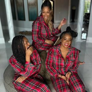 Shereé Whitfield Instagram - Some memories u have to keep close to the ❤️. Celebrating @Meccawhitfield_ first #Christmas 🎄🎅🏾 #TBT 

What are everyone’s plans for Christmas this year? 

#family #holidays #fyp #December #bless #positivevibes #Capricorn