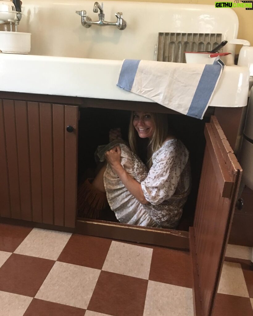 Sheri Moon Zombie Instagram - #daddysgonnakillralphie I’m in the kitchen cabinet from #achristmasstory Did a tour of this gem of cinematic history while traveling through #Cleveland in 2017.