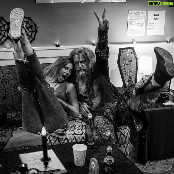 Sheri Moon Zombie Instagram - On the road backstage🧟‍♀️🧟‍♂️ #freaksonparade #backstage #highkicks #robzombie #sherimoonzombie photo by @66robfenn